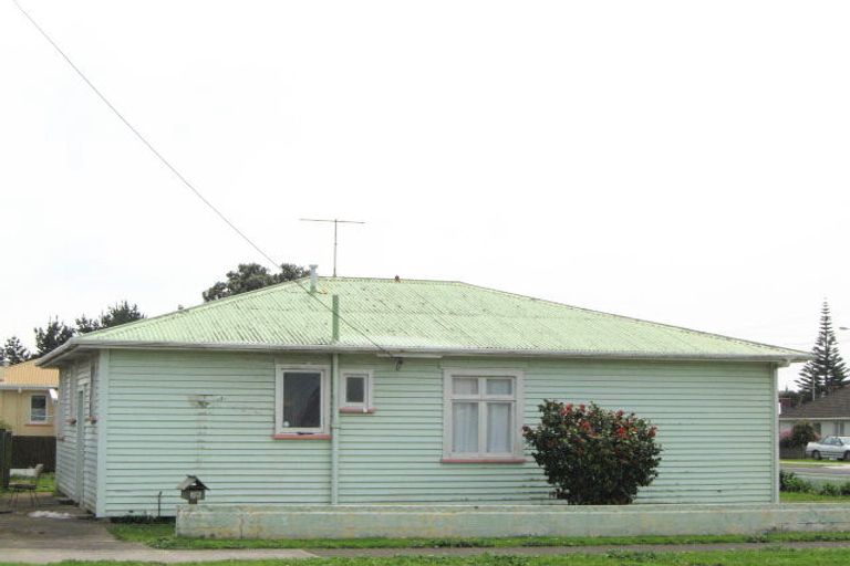 Photo of property in 26 Stafford Street, Waitara, 4320