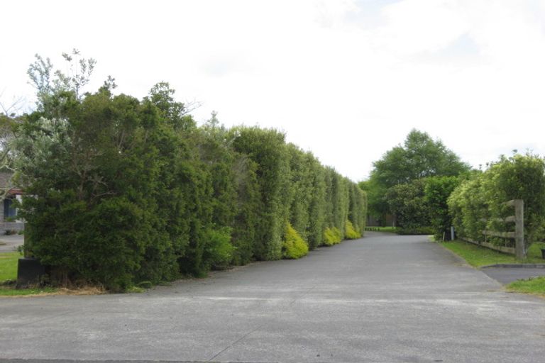 Photo of property in 12 Station Road, Huapai, Kumeu, 0810