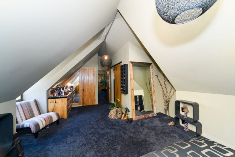 Photo of property in 5 Rosedale Crescent, Cloverlea, Palmerston North, 4412