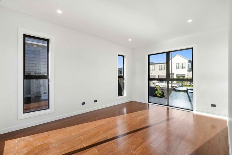 Photo of property in 29 Cara Avenue, Kumeu, 0810