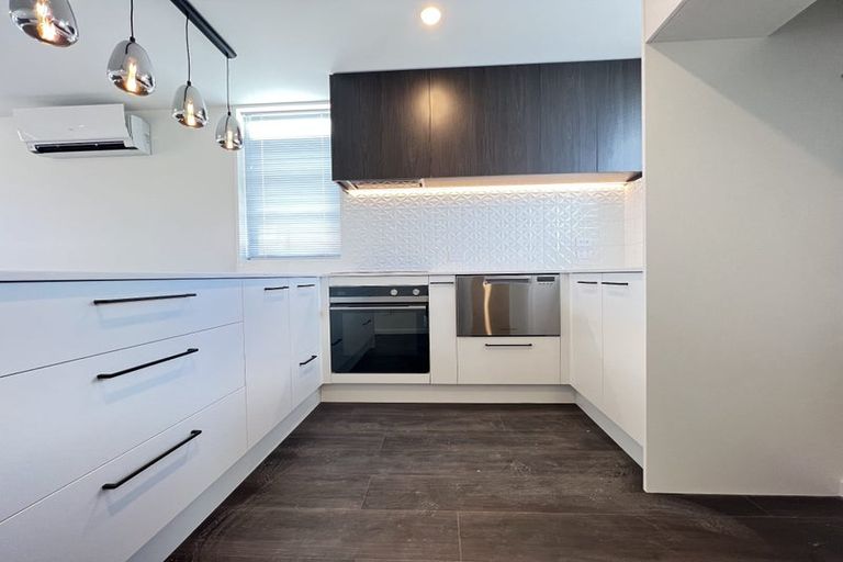 Photo of property in 2/21 Montreal Street, Sydenham, Christchurch, 8023