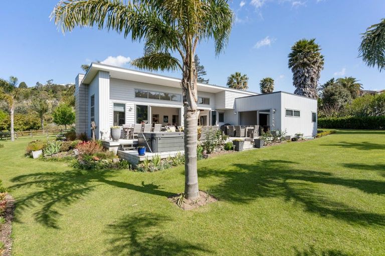 Photo of property in 14 Titoki Lane, Whangamata, 3691