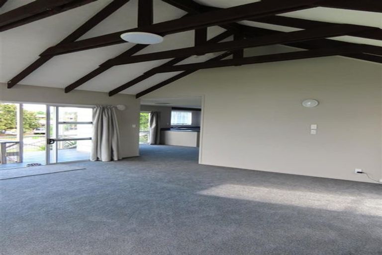 Photo of property in 2 Hinau Street, Pukehangi, Rotorua, 3015