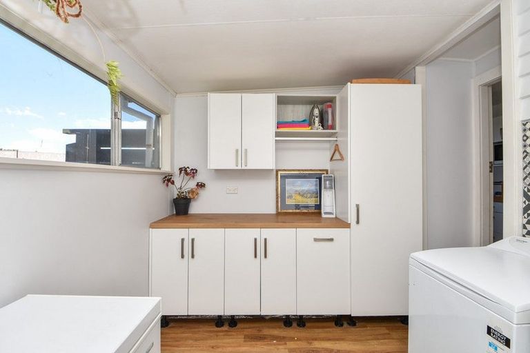 Photo of property in 10 Fairbrother Street, Carterton, 5713