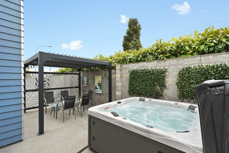 Photo of property in 66 Rototuna Road, Rototuna, Hamilton, 3210