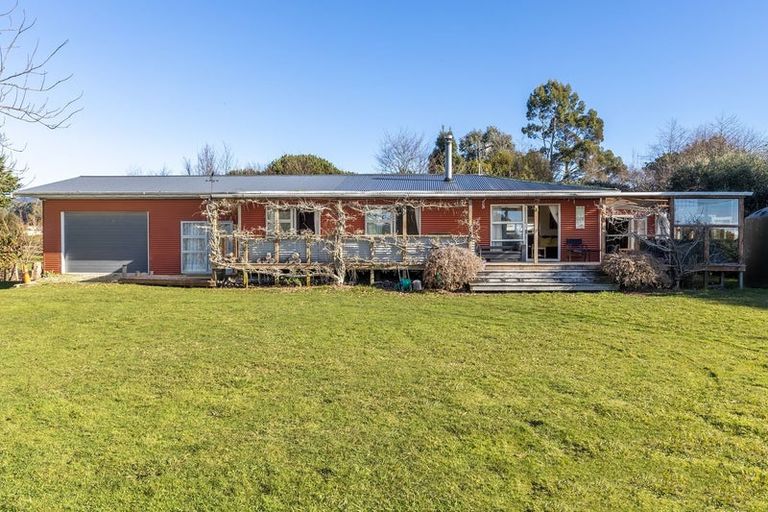 Photo of property in 31 Parerohi Grove, Kuratau, Turangi, 3381