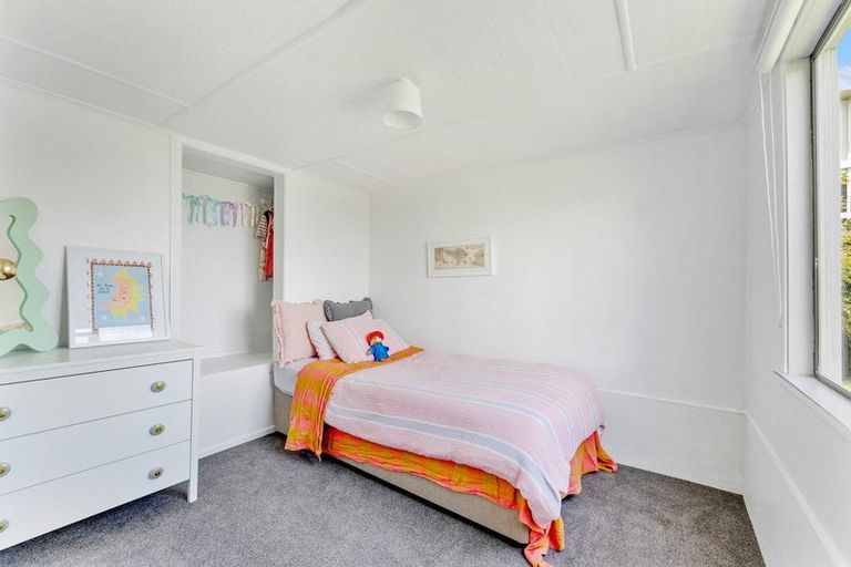 Photo of property in 13 Mount View Place, Spotswood, New Plymouth, 4310