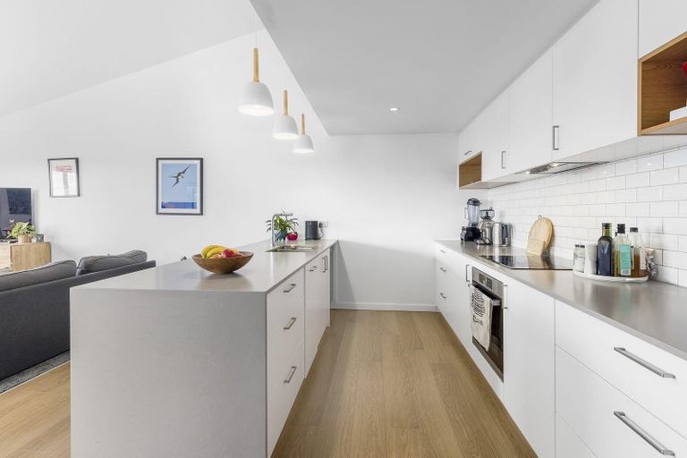 Photo of property in 216c Sutherland Road, Lyall Bay, Wellington, 6022