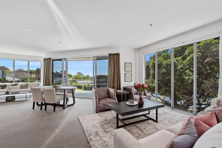 Photo of property in 1/7 The Promenade, Takapuna, Auckland, 0622