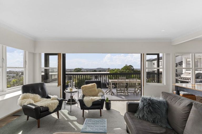 Photo of property in 29 Te Atatu Road, Te Atatu South, Auckland, 0610