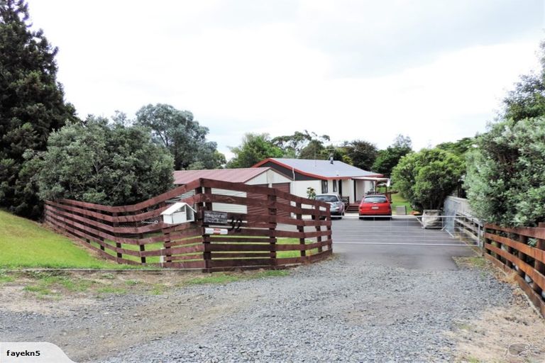 Photo of property in 32 Cemetery Road, Waiuku, 2123