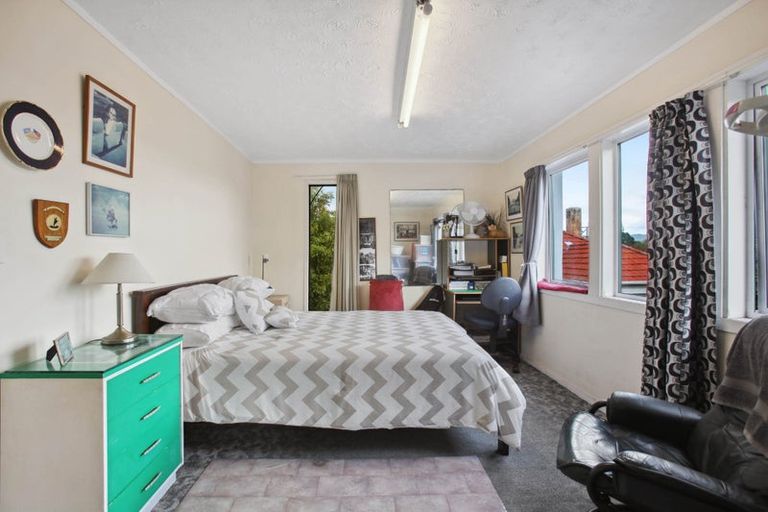 Photo of property in 25 Blacklock Avenue, Henderson, Auckland, 0612