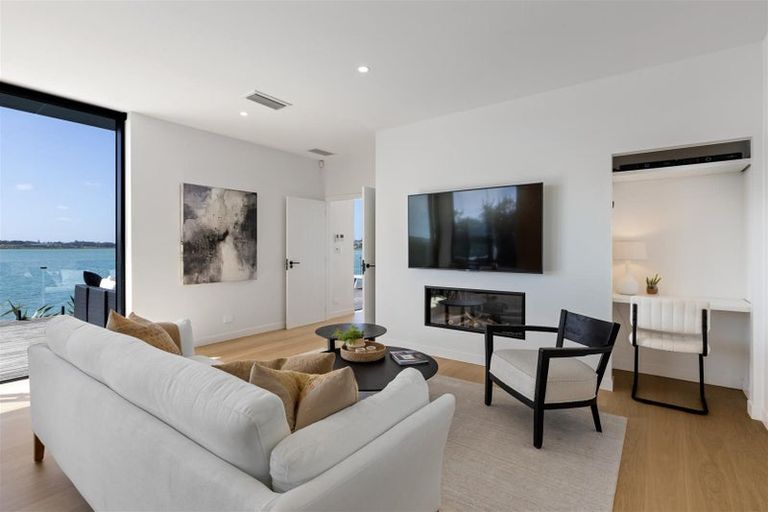 Photo of property in 17 Lansdowne Street, Bayswater, Auckland, 0622