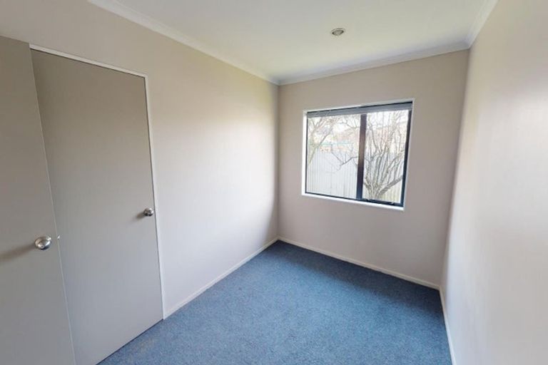 Photo of property in 8a Battersea Place, Roslyn, Palmerston North, 4414