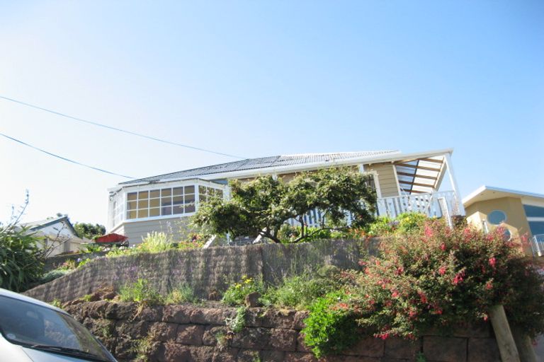 Photo of property in 4 Selwyn Road, Lyttelton, 8082