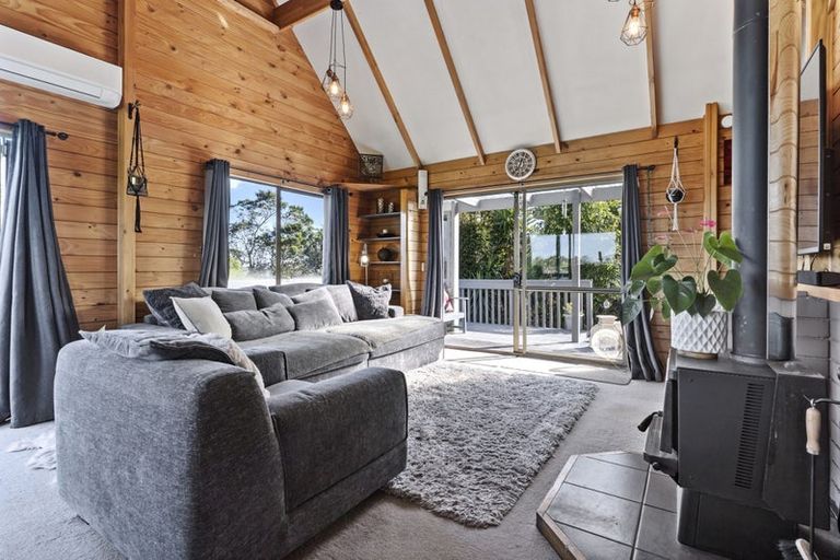 Photo of property in 28a Hoylake Place, Wattle Downs, Auckland, 2103