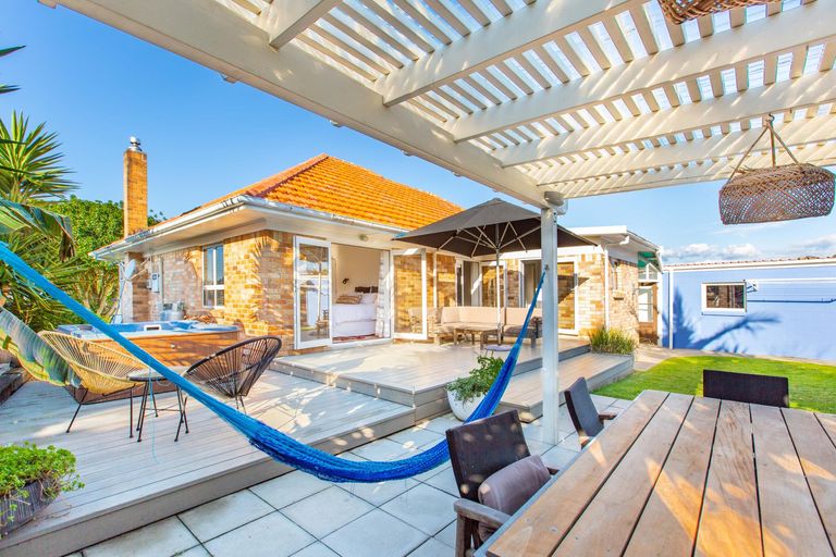 Photo of property in 5 Puriri Street, Raglan, 3225