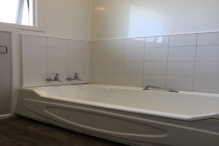 Photo of property in 802 Alexandra Street, Parkvale, Hastings, 4122