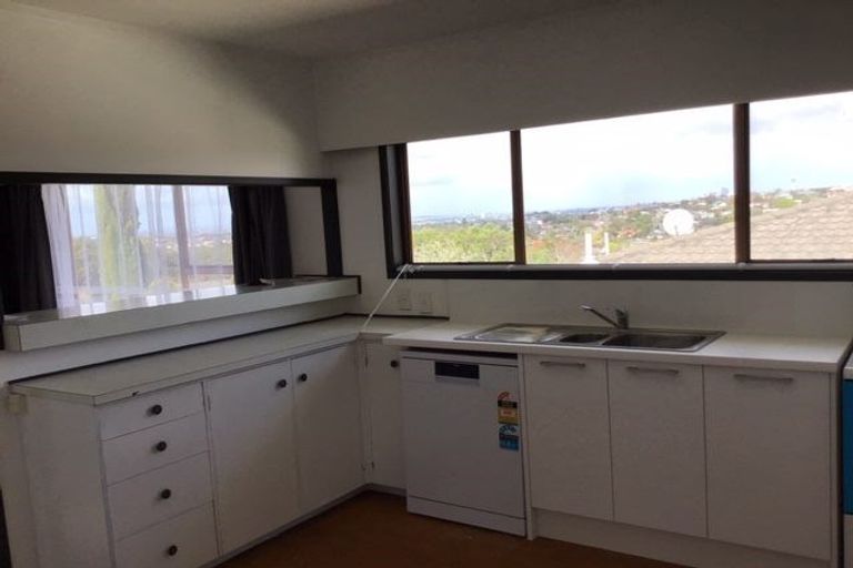 Photo of property in 75 Stanaway Street, Hillcrest, Auckland, 0627