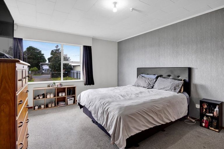 Photo of property in 19 Galt Street, Hawera, 4610
