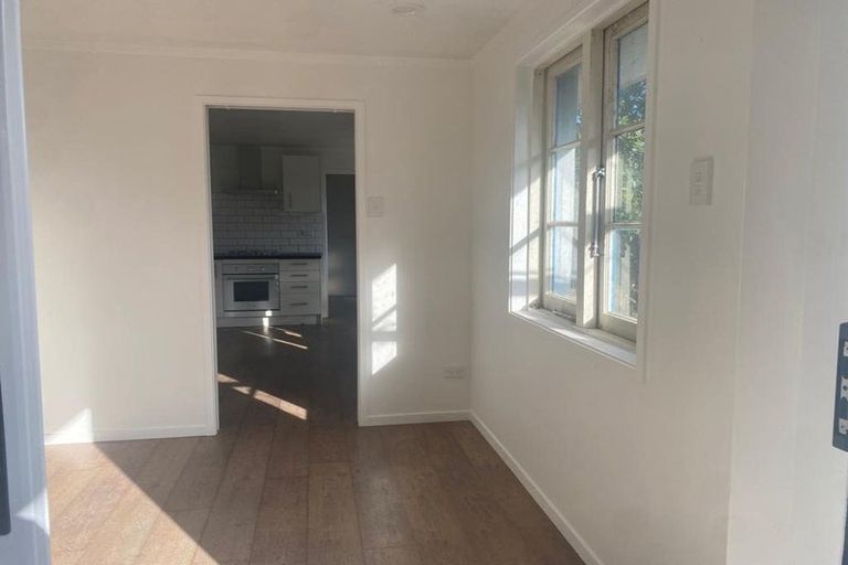 Photo of property in 10 View Road, Papakura, 2110