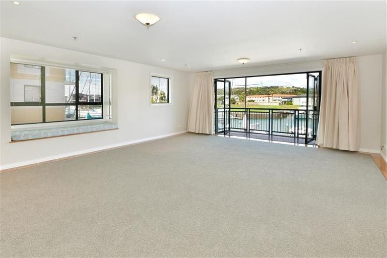 Photo of property in 70 Harbour Village Drive, Gulf Harbour, Whangaparaoa, 0930