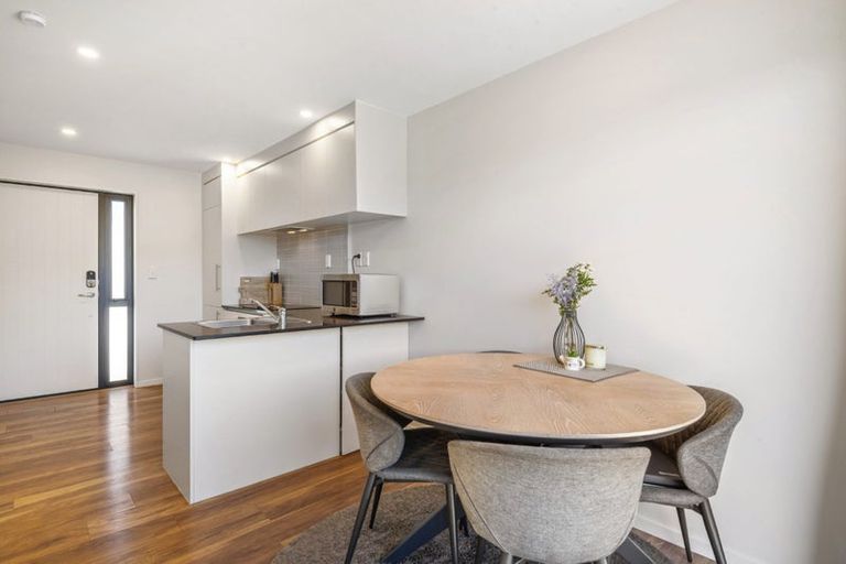 Photo of property in 2/36 Kaipatiki Road, Glenfield, Auckland, 0629