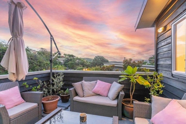 Photo of property in 3 Paremata Drive, Paremata, Porirua, 5024