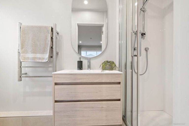 Photo of property in 1/14 Kallaroo Place, Botany Downs, Auckland, 2010
