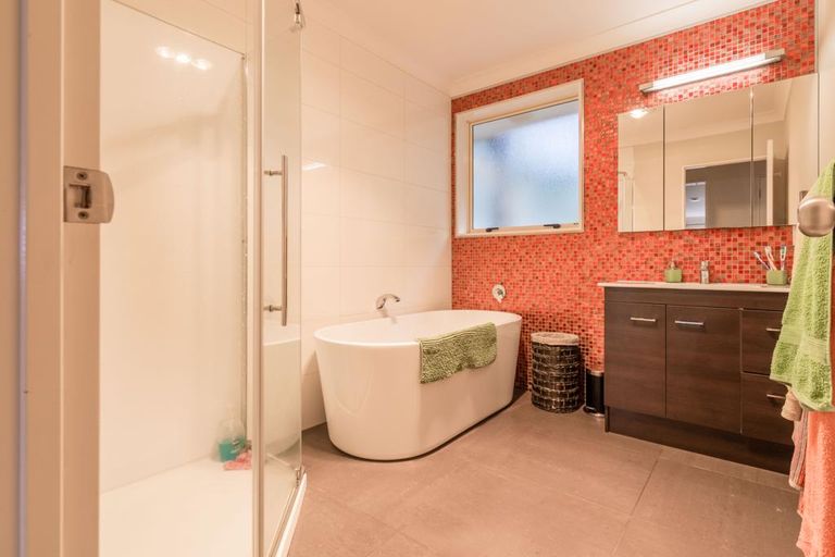 Photo of property in 118c Carter Road, Oratia, Auckland, 0604