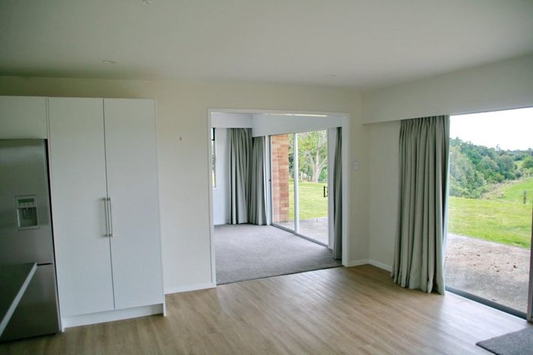 Photo of property in 556 Mangorei Road, Mangorei, New Plymouth, 4371