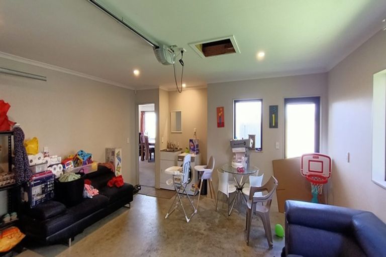 Photo of property in 25 Andover Way, Goodwood Heights, Auckland, 2105