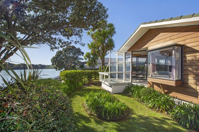 Photo of property in 58a Wallis Street, Raglan, 3225