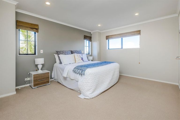 Photo of property in 54 Baverstock Road, Flat Bush, Auckland, 2016