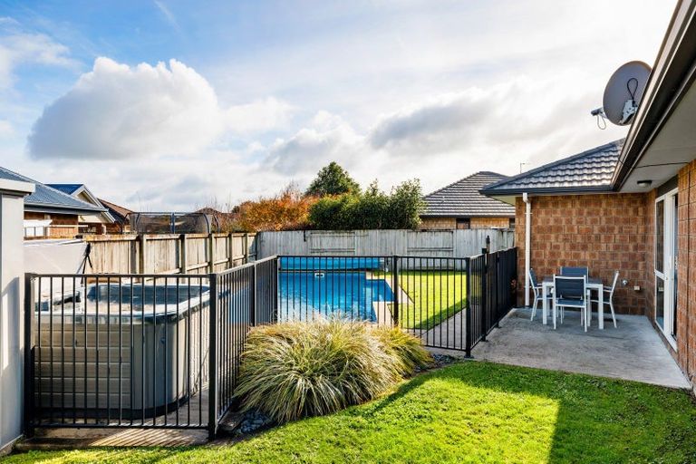 Photo of property in 5 Allgood Place, Rototuna North, Hamilton, 3210