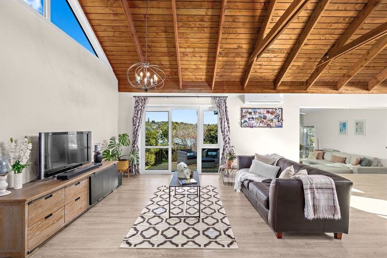 Photo of property in 21 Montclair Rise, Browns Bay, Auckland, 0630