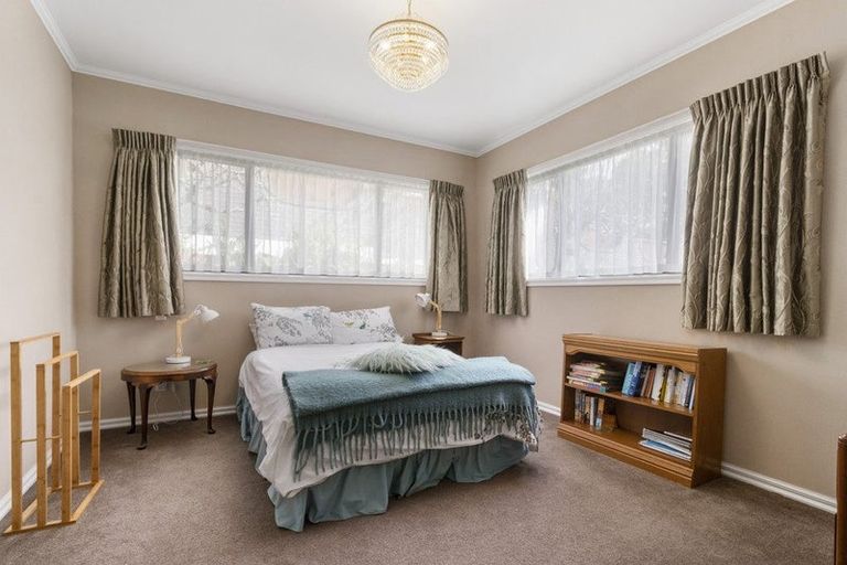 Photo of property in 64 Manhattan Heights, Glendene, Auckland, 0602