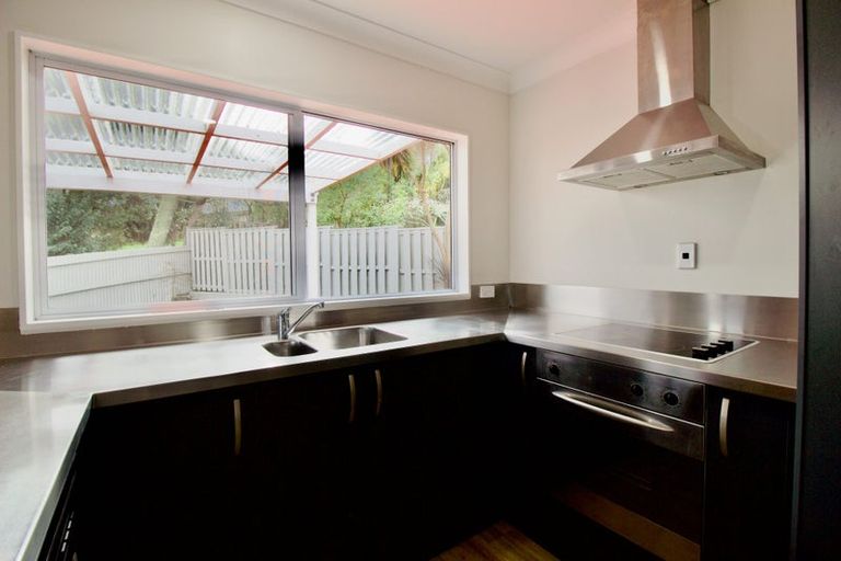 Photo of property in 88 Lantana Road, Green Bay, Auckland, 0604