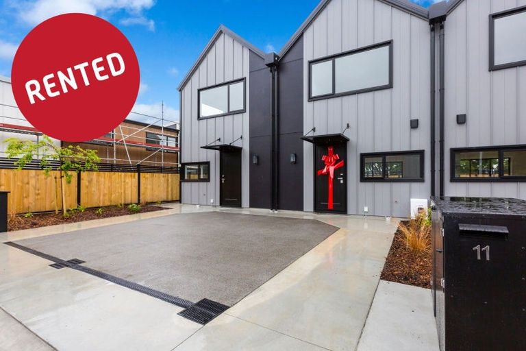 Photo of property in 11 Raeble Walkington Lane, Wallaceville, Upper Hutt, 5018