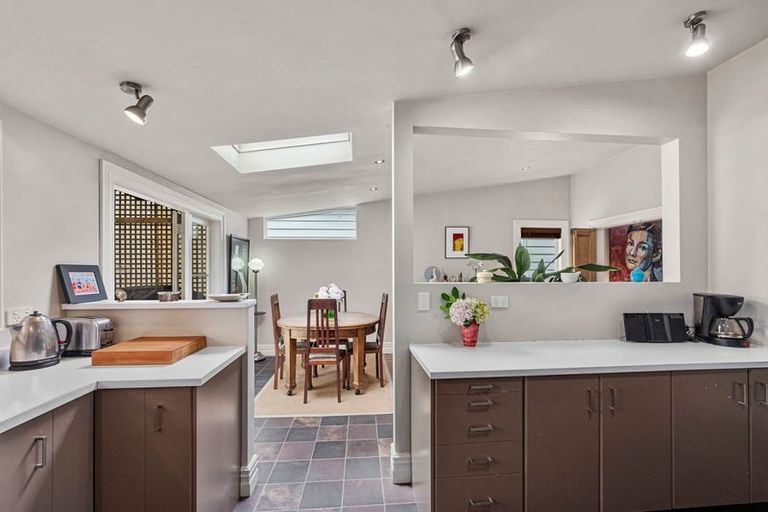 Photo of property in 5 Shoal Bay Road, Devonport, Auckland, 0624