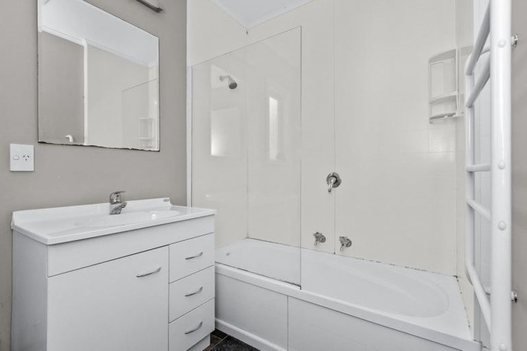 Photo of property in 65 Ferry Road, Clive, 4102