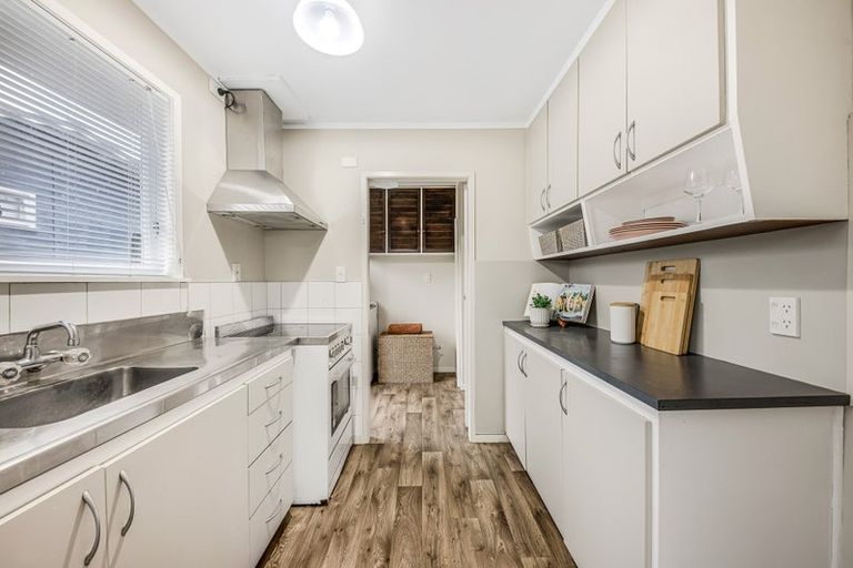 Photo of property in 2/21 Gardner Avenue, New Lynn, Auckland, 0600