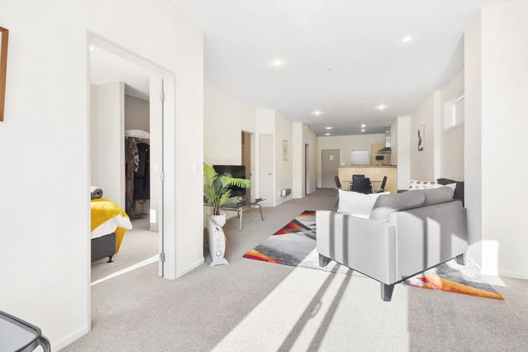 Photo of property in Stadium Garden Flats, 403/107 Thorndon Quay, Pipitea, Wellington, 6011