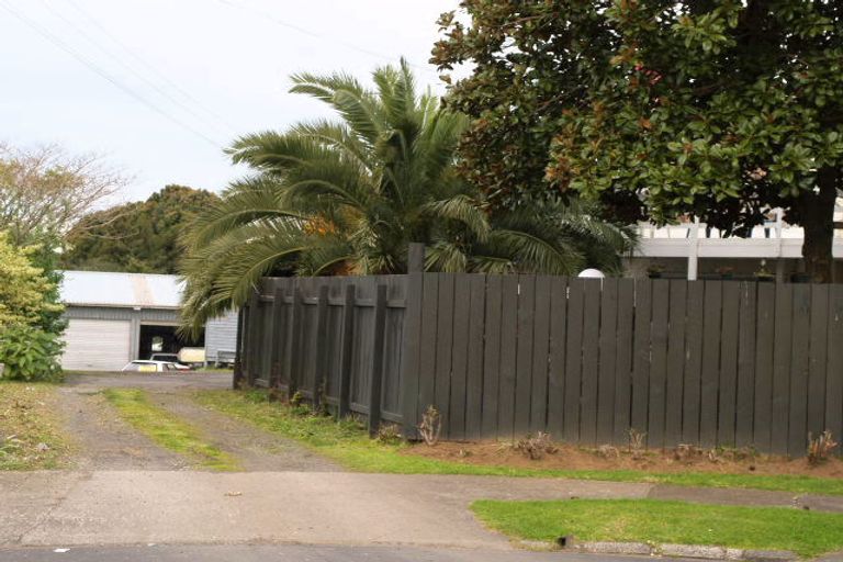 Photo of property in 27 Geoffrey Place, Mangere East, Auckland, 2024
