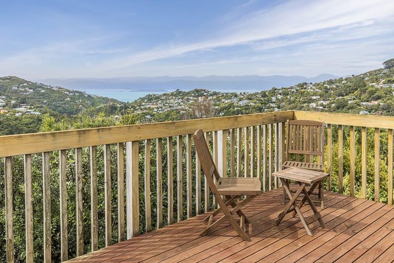 Photo of property in 3a Oldham Way, Crofton Downs, Wellington, 6035