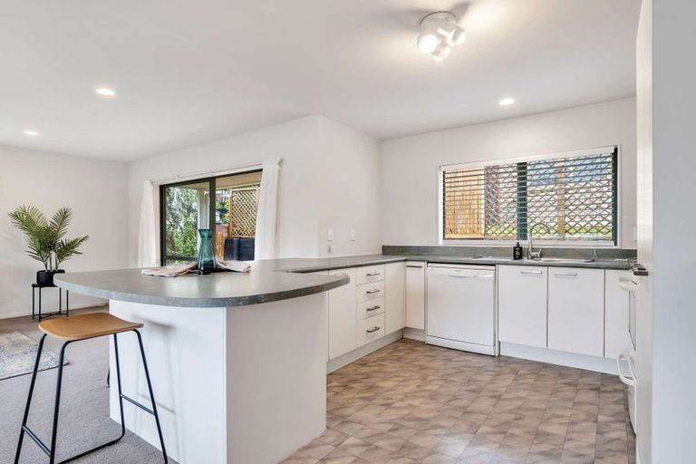 Photo of property in 6a Reynolds Road, Pukekohe, 2120