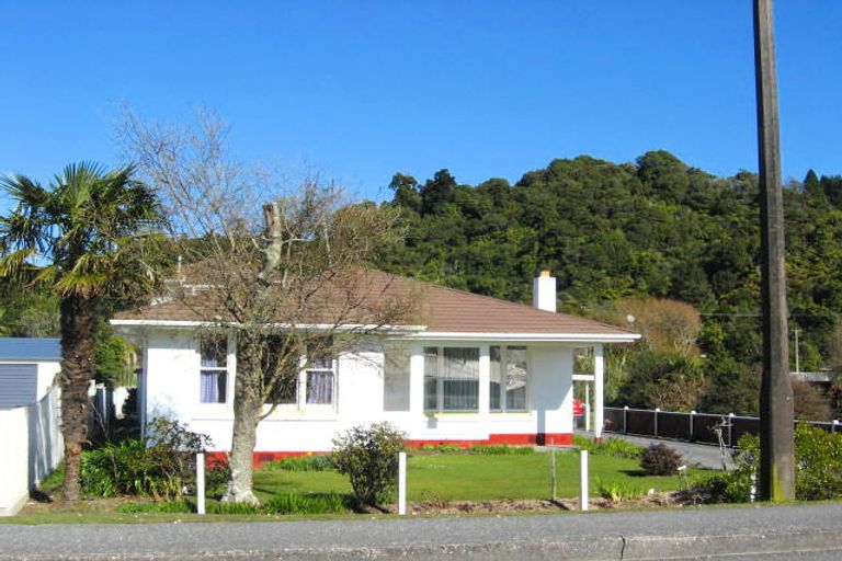 Photo of property in 70 Marsden Road, Greymouth, 7805