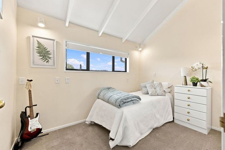 Photo of property in 52 Anglesea Avenue, Parklands, Christchurch, 8083