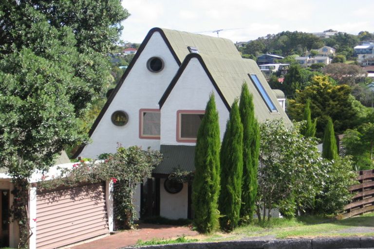 Photo of property in 1/490 Beach Road, Murrays Bay, Auckland, 0630