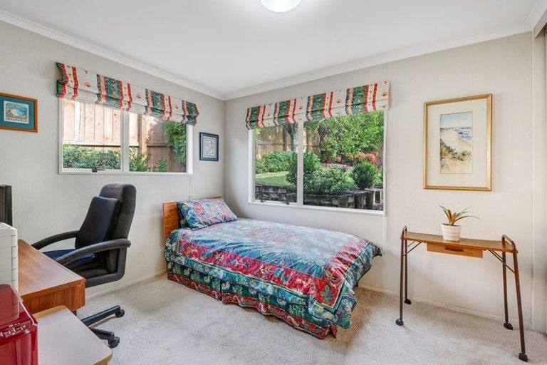 Photo of property in 29 Westminster Gardens, Unsworth Heights, Auckland, 0632